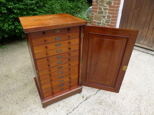 AN EXCELLENT 12 DRAWER COLLECTORS CABINET BY STANDISH CIRCA 1880 - ADDITIONAL PHOTO 9