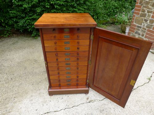 AN EXCELLENT 12 DRAWER COLLECTORS CABINET BY STANDISH CIRCA 1880 - ADDITIONAL PHOTO 10
