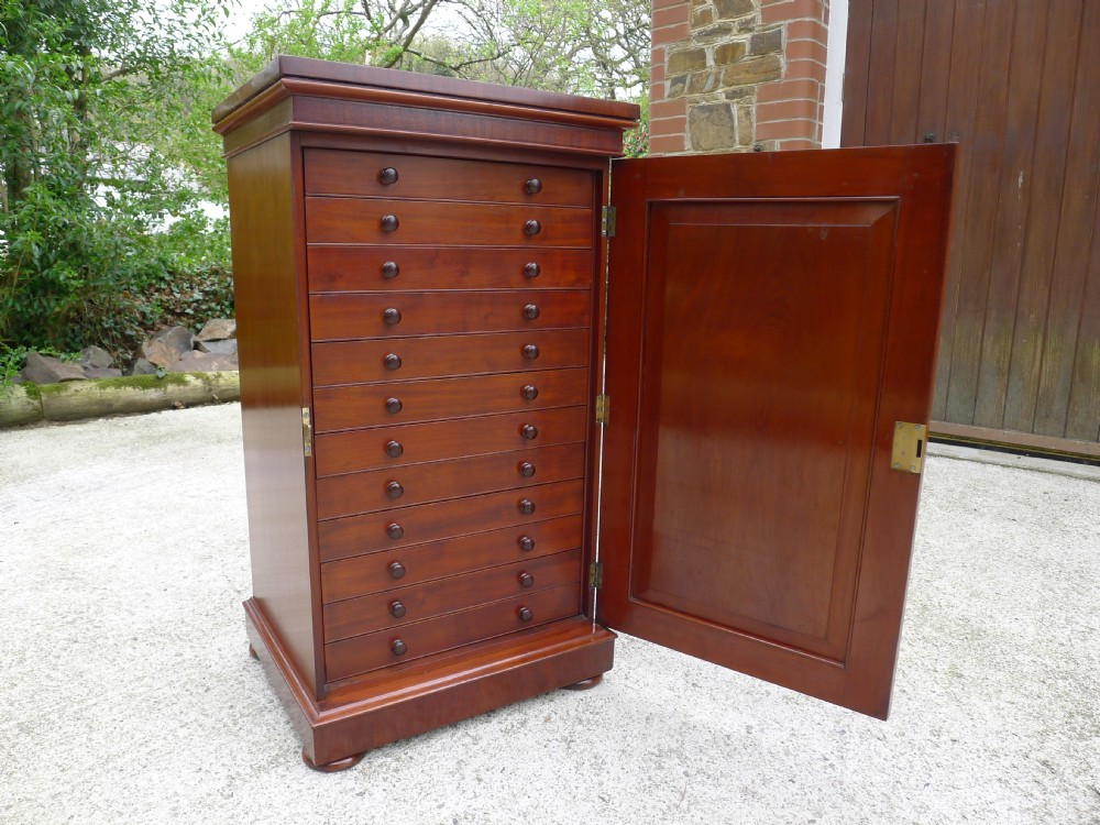 A SUPERB 12 DRAWER VICTORIAN MAHOGANY COLLECTORS CABINET BY STANDISH. CIRCA 1870