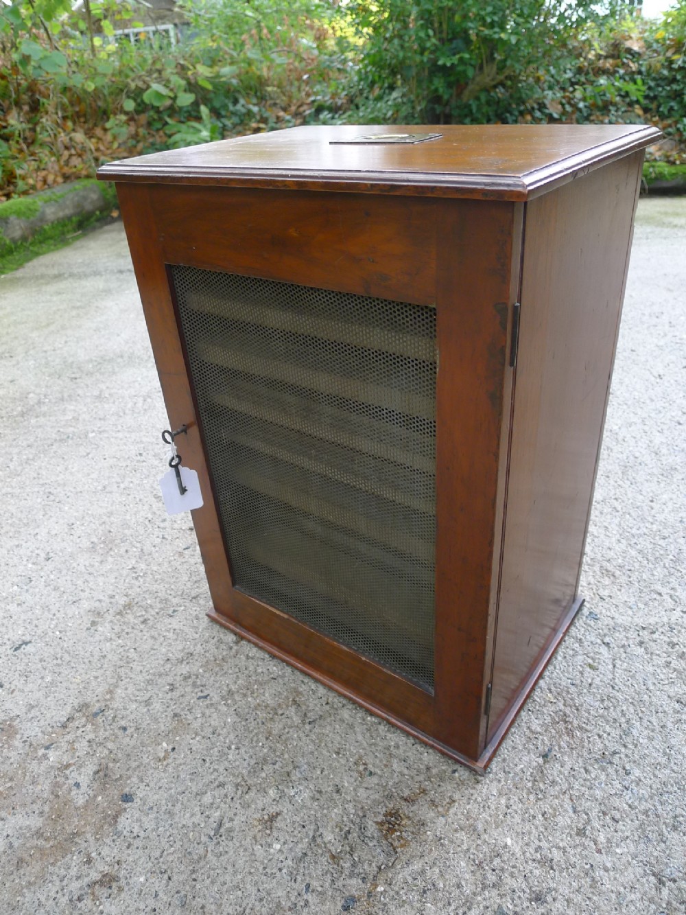A RARE ENTOMOLOGICAL DRYING CABINET BY J.T.CROCKETT OF CAVENDISH SQUARE, LONDON. CIRCA 1880.