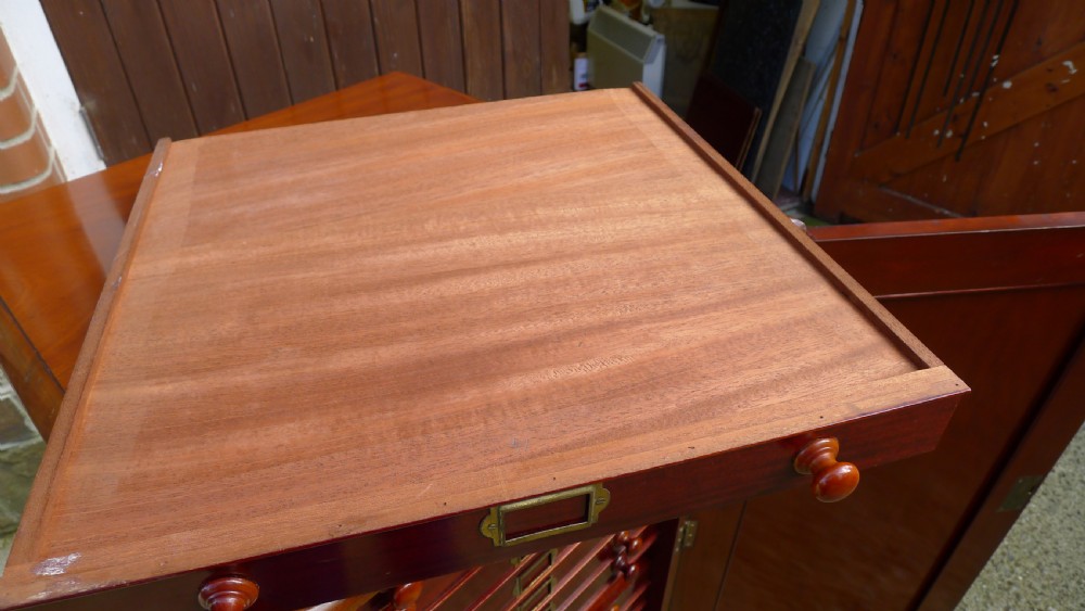A FINE 16 DRAWER VICTORIAN MAHOGANY COLLECTORS SPECIMEN CABINET CIRCA 1890 View VII