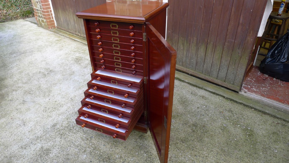 A FINE 16 DRAWER VICTORIAN MAHOGANY COLLECTORS SPECIMEN CABINET CIRCA 1890 View XIV