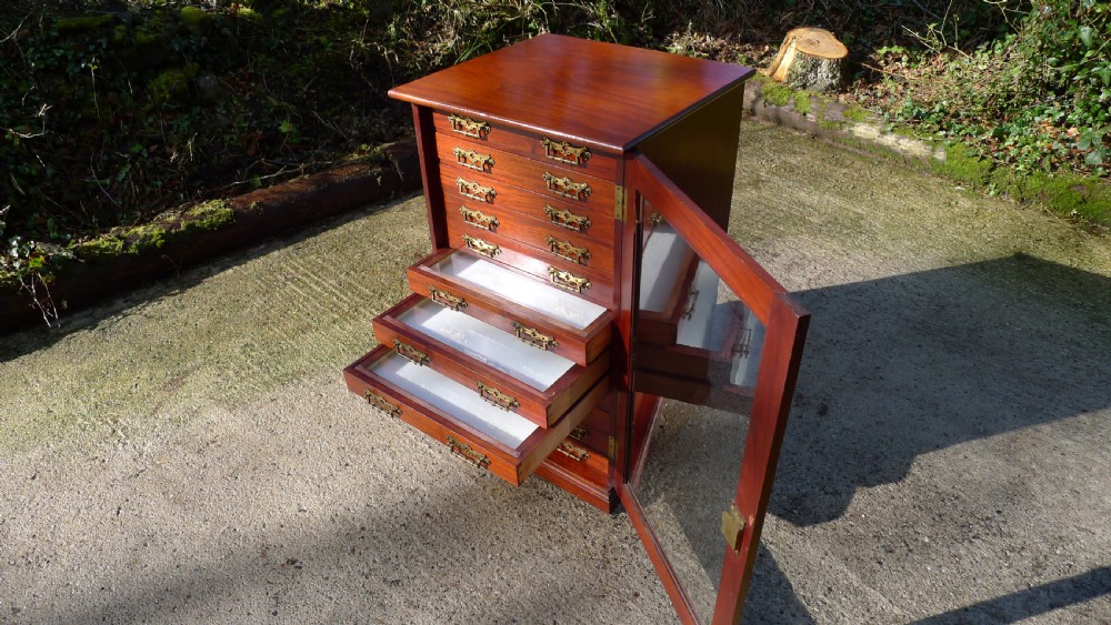 A GOOD VICTORIAN MAHOGANY 12 DRAWER SPECIMEN COLLECTORS CABINET. CIRCA 1890 View XI