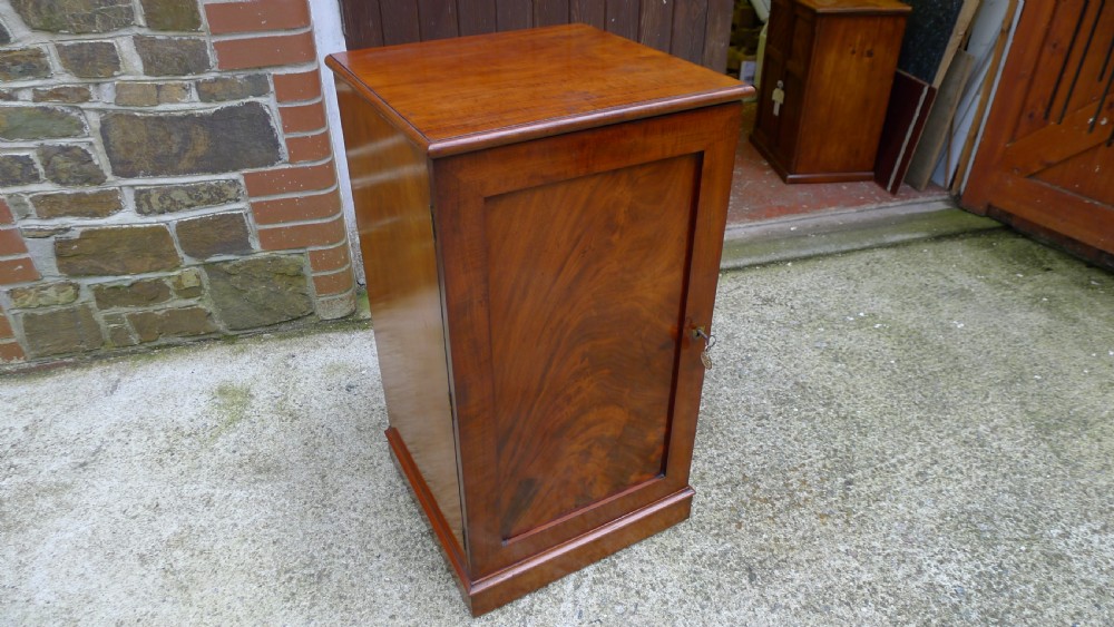 A SUPERB AND HISTORIC 16 DRAWER COLLECTORS CABINET. PROPERTY OF THE LATE J.C.DALE 1791-1872. View II