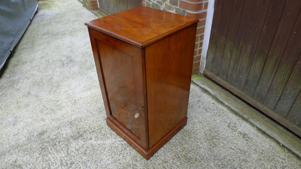 A SUPERB AND HISTORIC 16 DRAWER COLLECTORS CABINET. PROPERTY OF THE LATE J.C.DALE 1791-1872. View VI