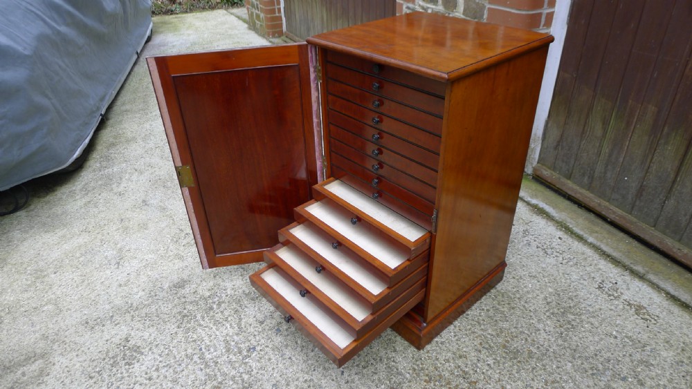 A SUPERB AND HISTORIC 16 DRAWER COLLECTORS CABINET. PROPERTY OF THE LATE J.C.DALE 1791-1872. View X