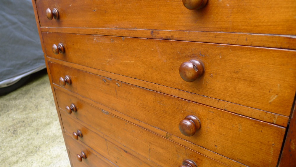 A GOOD AND HIGHLY VERSATILE 10 DRAWER COLLECTORS VICTORIAN CABINET IN STAINED AND POLISHED DEAL. CIRCA 1890. View IX