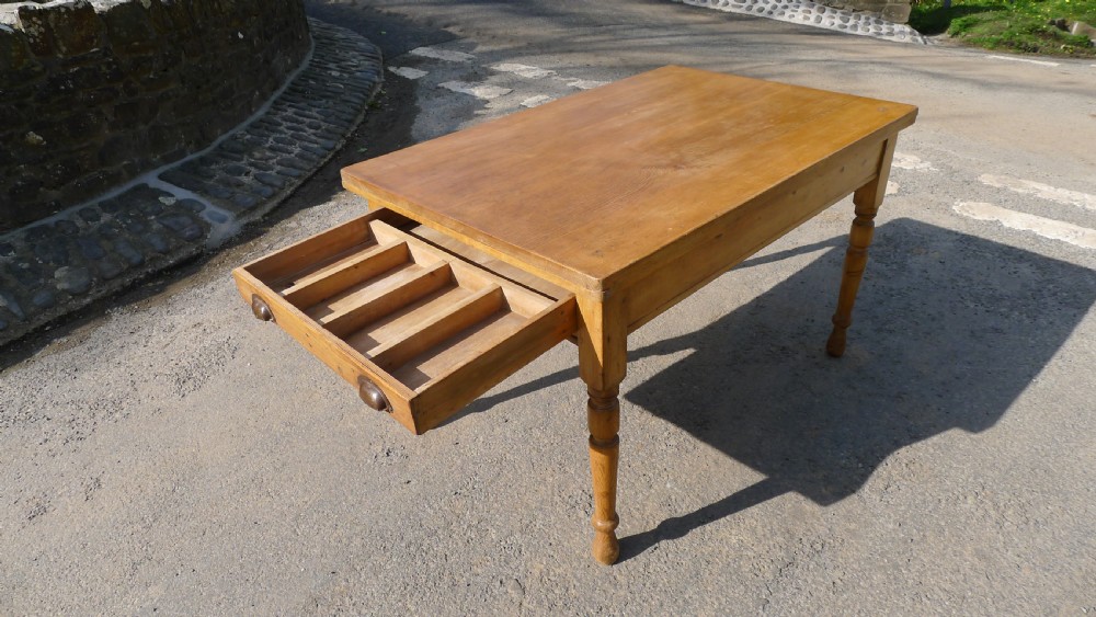 A PINE WEST COUNTRY FARMHOUSE KITCHEN TABLE WITH DRAWER. CIRCA 1890.  View IV