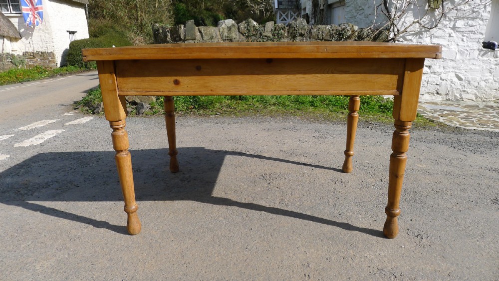A PINE WEST COUNTRY FARMHOUSE KITCHEN TABLE WITH DRAWER. CIRCA 1890.  View VII