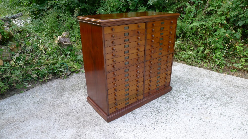 A GOOD 30 DRAWER COLLECTORS CABINET BY J.T.CROCKETT,CAVENDISH SQUARE, LONDON. CONTINENTAL DEPTH DRAWERS. CIRCA 1890