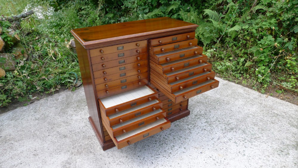 A GOOD 30 DRAWER COLLECTORS CABINET BY J.T.CROCKETT,CAVENDISH SQUARE, LONDON. CONTINENTAL DEPTH DRAWERS. CIRCA 1890 View IV