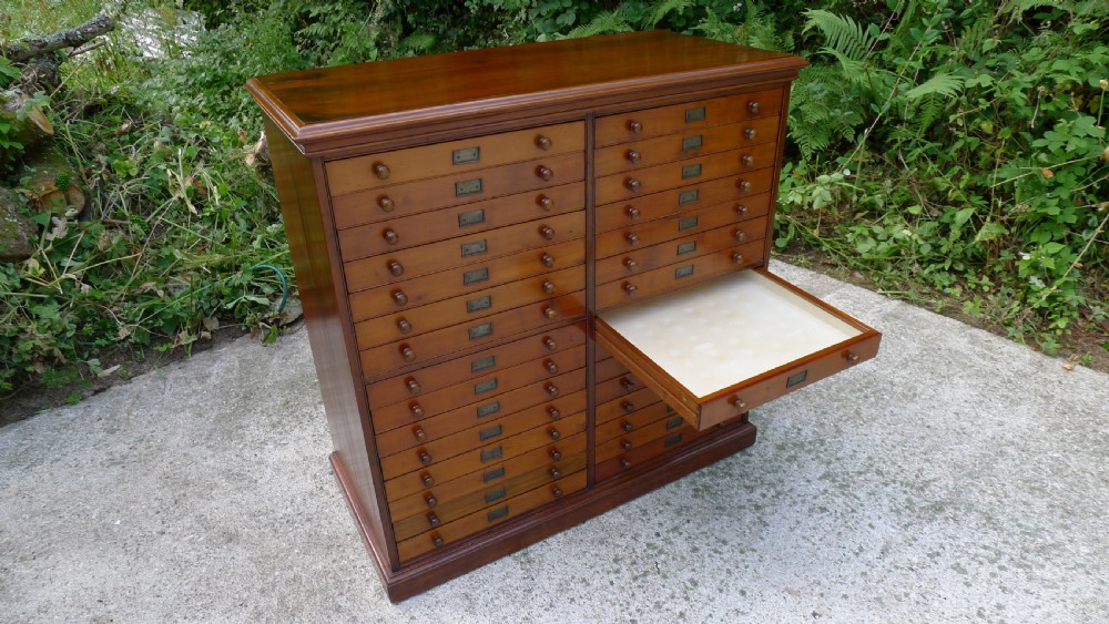 A GOOD 30 DRAWER COLLECTORS CABINET BY J.T.CROCKETT,CAVENDISH SQUARE, LONDON. CONTINENTAL DEPTH DRAWERS. CIRCA 1890 View XIII