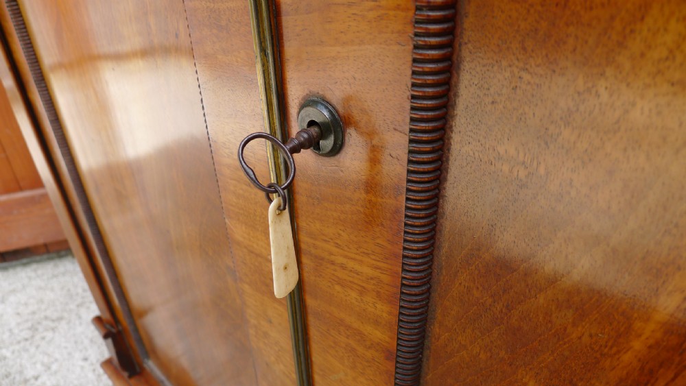 A FINE WILLIAM IV MAHOGANY COLLECTORS CABINET WITH COLLECTION. CIRCA 1840. View VIII