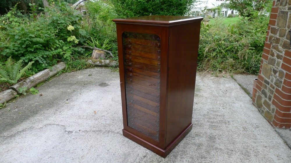 A 20 DRAWER MAHOGANY COLLECTORS CABINET BY J.T.CROCKETT OF LONDON. CIRCA 1890. View XIV
