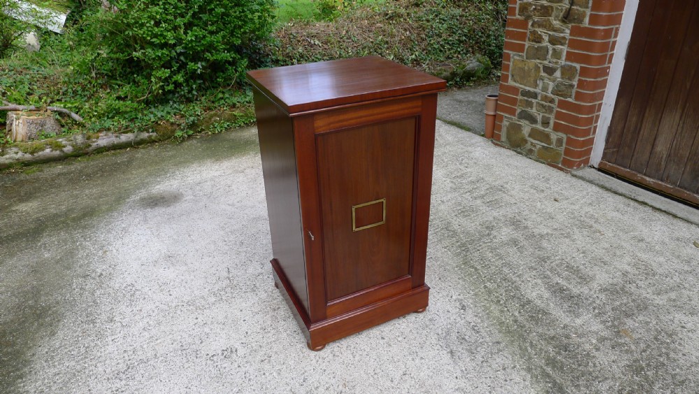 A SUPERB 12 DRAWER MAHOGANY COLLECTORS CABINET BY STANDISH. CIRCA 1870. View II