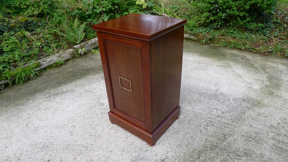 A SUPERB 12 DRAWER MAHOGANY COLLECTORS CABINET BY STANDISH. CIRCA 1870. View V