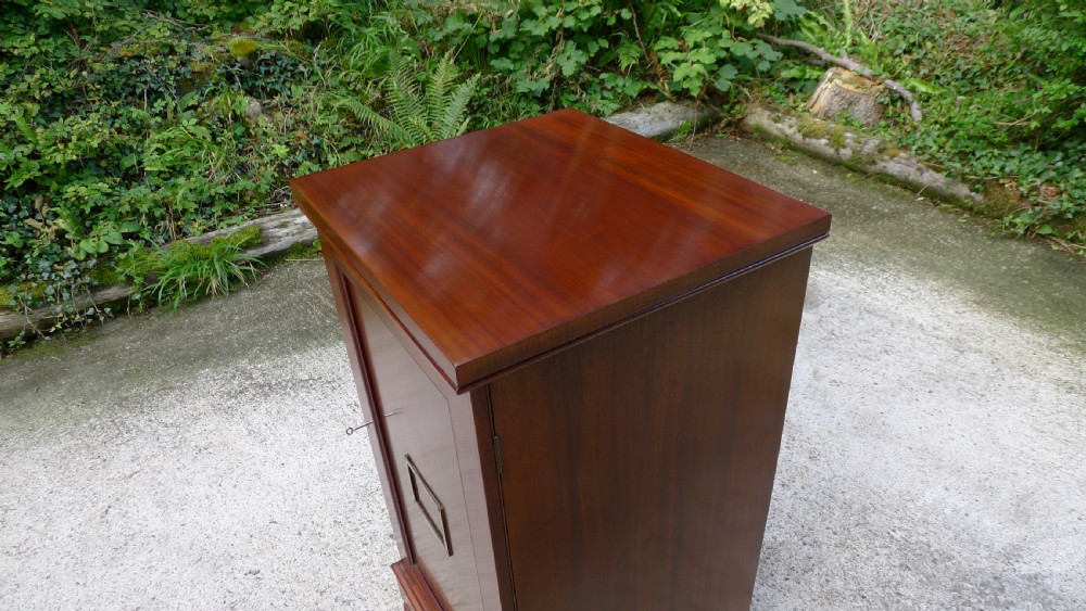 A SUPERB 12 DRAWER MAHOGANY COLLECTORS CABINET BY STANDISH. CIRCA 1870. View VII