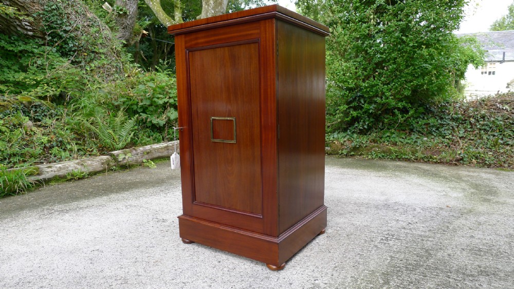 A SUPERB 12 DRAWER MAHOGANY COLLECTORS CABINET BY STANDISH. CIRCA 1870. View XVIII