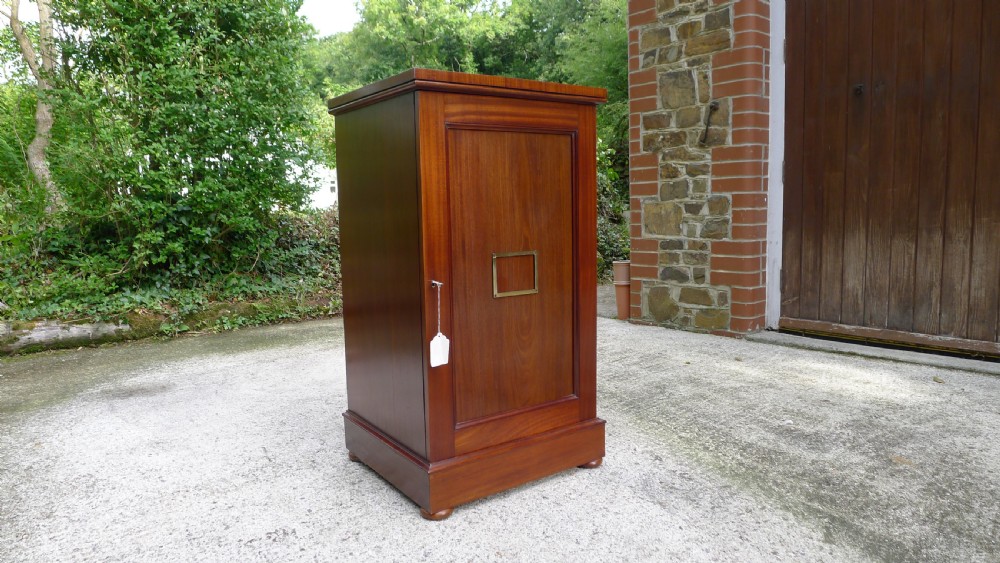 A SUPERB 12 DRAWER MAHOGANY COLLECTORS CABINET BY STANDISH. CIRCA 1870. View XIX