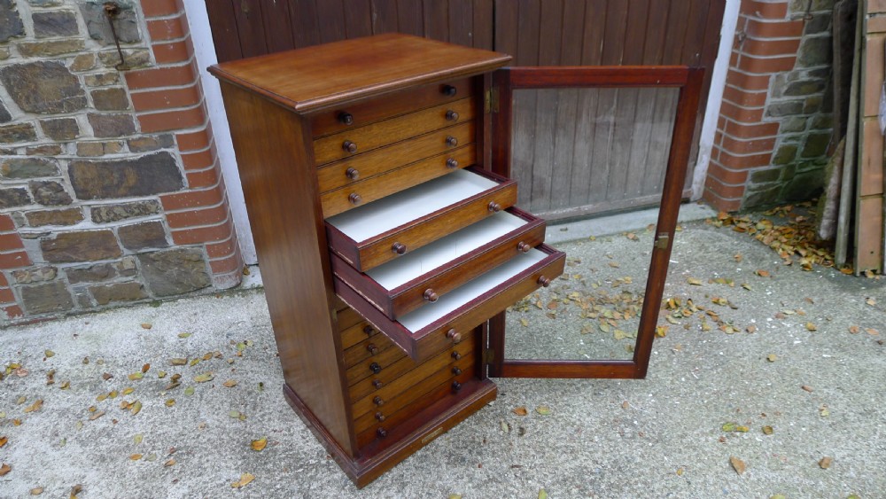 A GOOD AND VERSATILE 16 DRAWER COLLECTORS CABINET LATE OF P.W.CRIBB. CIRCA 1930. View VII