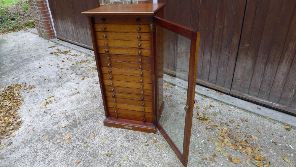 A GOOD AND VERSATILE 16 DRAWER COLLECTORS CABINET LATE OF P.W.CRIBB. CIRCA 1930. View VIII