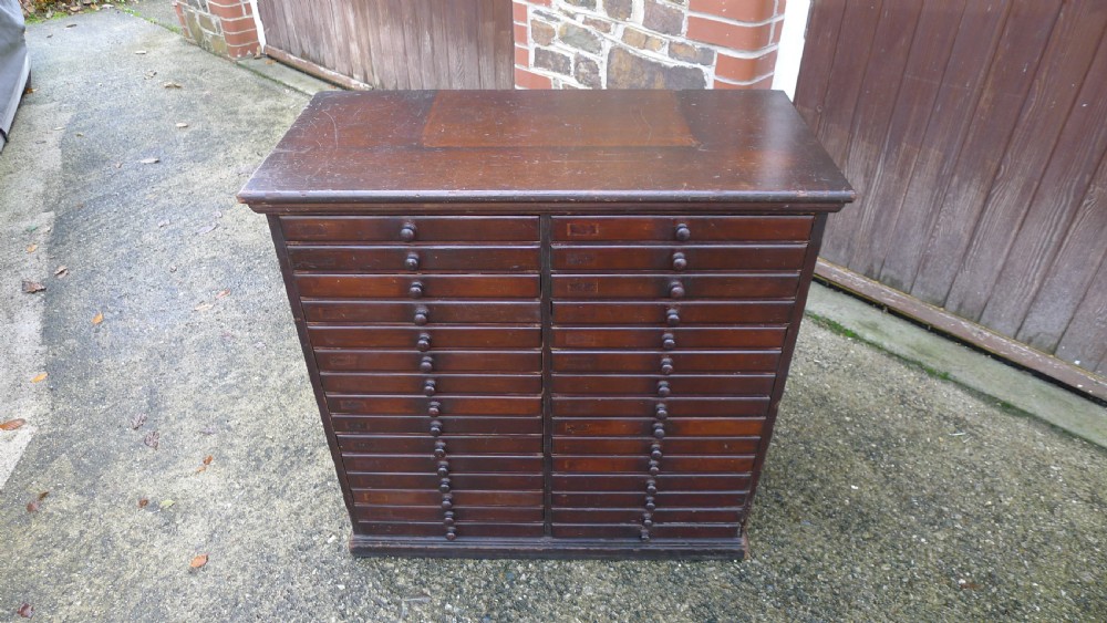 A VERY VERSATILE 30 DRAWER VICTORIAN COLLECTORS CABINET IN STAINED AND POLISHED DEAL. CIRCA 1890. View XI