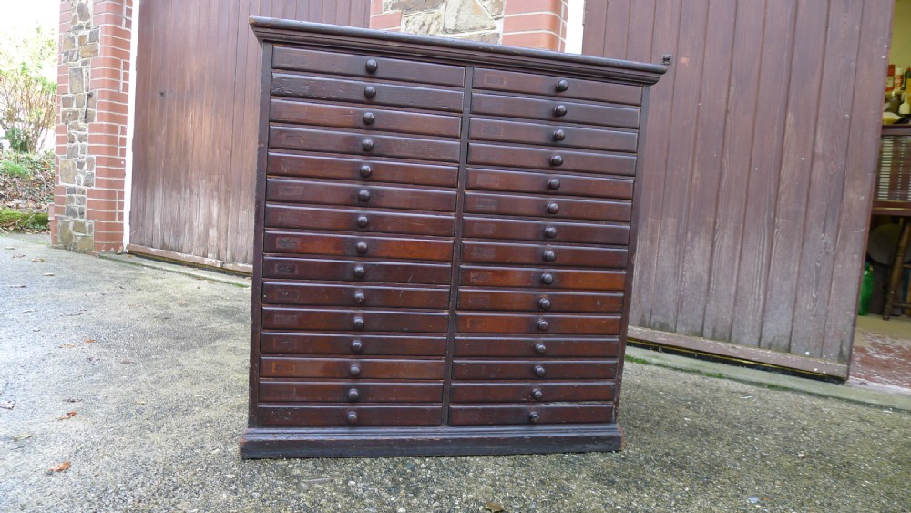 A VERY VERSATILE 30 DRAWER VICTORIAN COLLECTORS CABINET IN STAINED AND POLISHED DEAL. CIRCA 1890. View XII