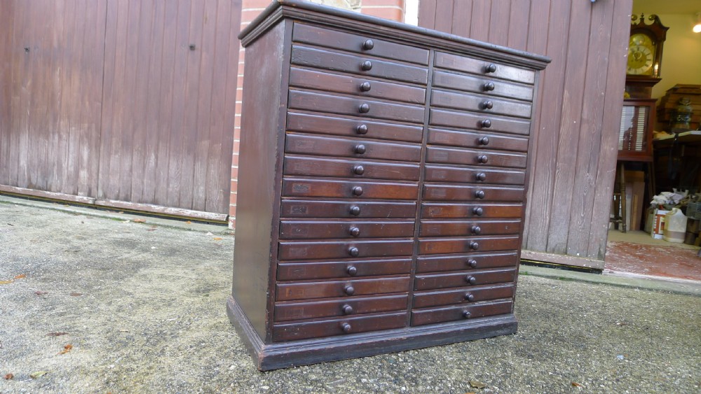 A VERY VERSATILE 30 DRAWER VICTORIAN COLLECTORS CABINET IN STAINED AND POLISHED DEAL. CIRCA 1890. View XIII