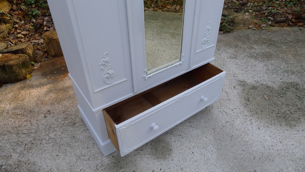 A GOOD PAINTED PINE VICTORIAN WARDROBE CIRCA 1890 View VIII