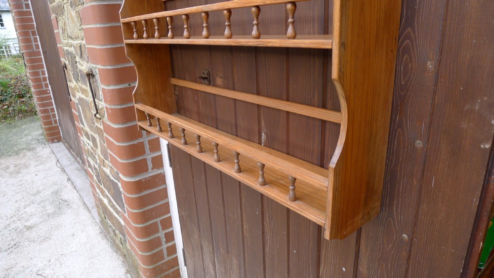 A VICTORIAN DEAL HANGING BOOK SHELF OR DISPLAY RACK. CIRCA 1890. View VI