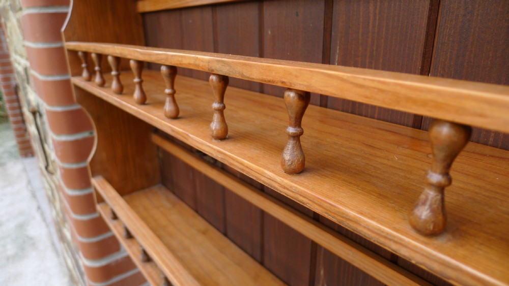 A VICTORIAN DEAL HANGING BOOK SHELF OR DISPLAY RACK. CIRCA 1890. View VII