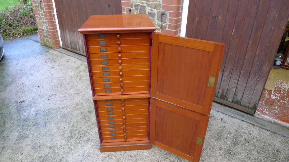 A FINE 20 DRAWER MAHOGANY COLLECTORS CABINET. CIRCA 1910. View XVI