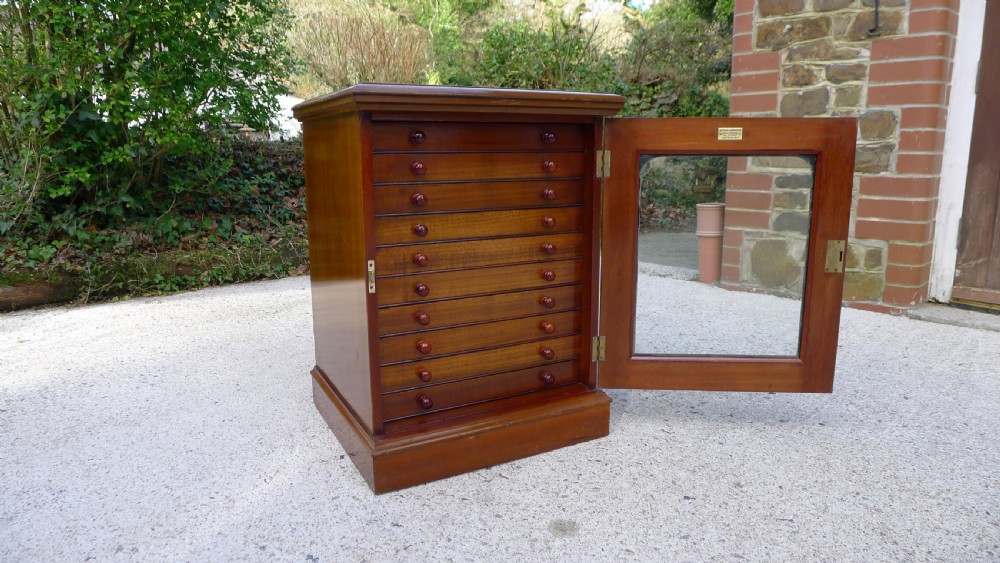 A VERY FINE 10 DRAWER MAHOGANY COLLECTORS CABINET BY MESSRS WATKINS & DONCASTER. CIRCA 1910. View V