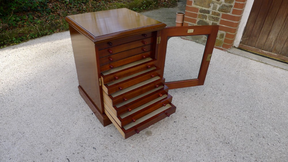 A VERY FINE 10 DRAWER MAHOGANY COLLECTORS CABINET BY MESSRS WATKINS & DONCASTER. CIRCA 1910. View IX