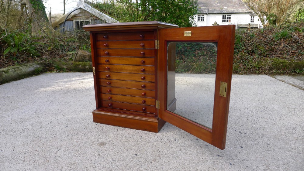 A VERY FINE 10 DRAWER MAHOGANY COLLECTORS CABINET BY MESSRS WATKINS & DONCASTER. CIRCA 1910. View XVII