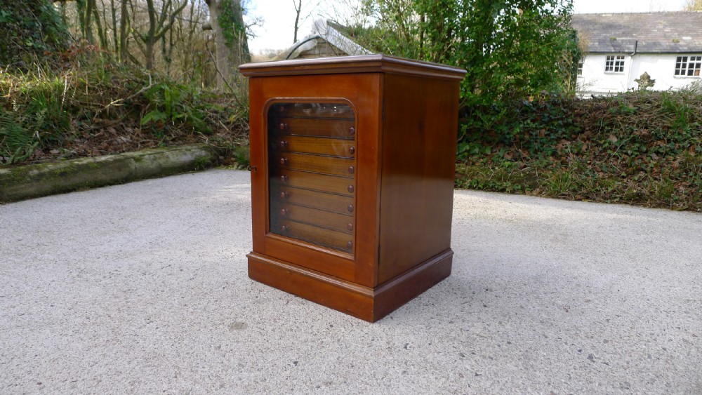 A VERY FINE 10 DRAWER MAHOGANY COLLECTORS CABINET BY MESSRS WATKINS & DONCASTER. CIRCA 1910. View XVIII