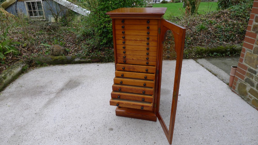 A SUPERB 20 DRAWER CLASSIC J.T.CROCKETT OF CAVENDISH SQUARE, COLLECTORS CABINET CIRCA 1885. (CONTINENTAL DEPTH DRAWERS). View IX
