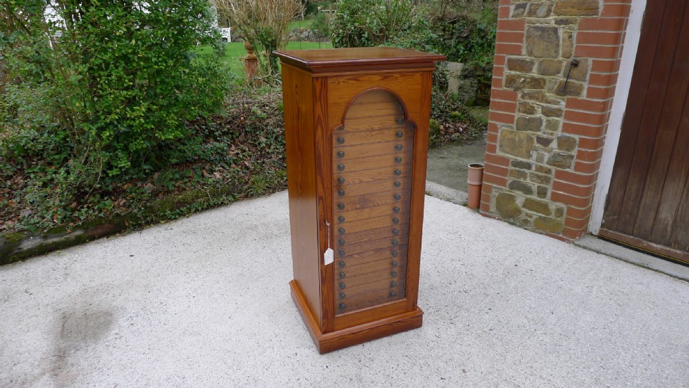 A SUPERB 20 DRAWER CLASSIC J.T.CROCKETT OF CAVENDISH SQUARE, COLLECTORS CABINET CIRCA 1885. (CONTINENTAL DEPTH DRAWERS). View XVII