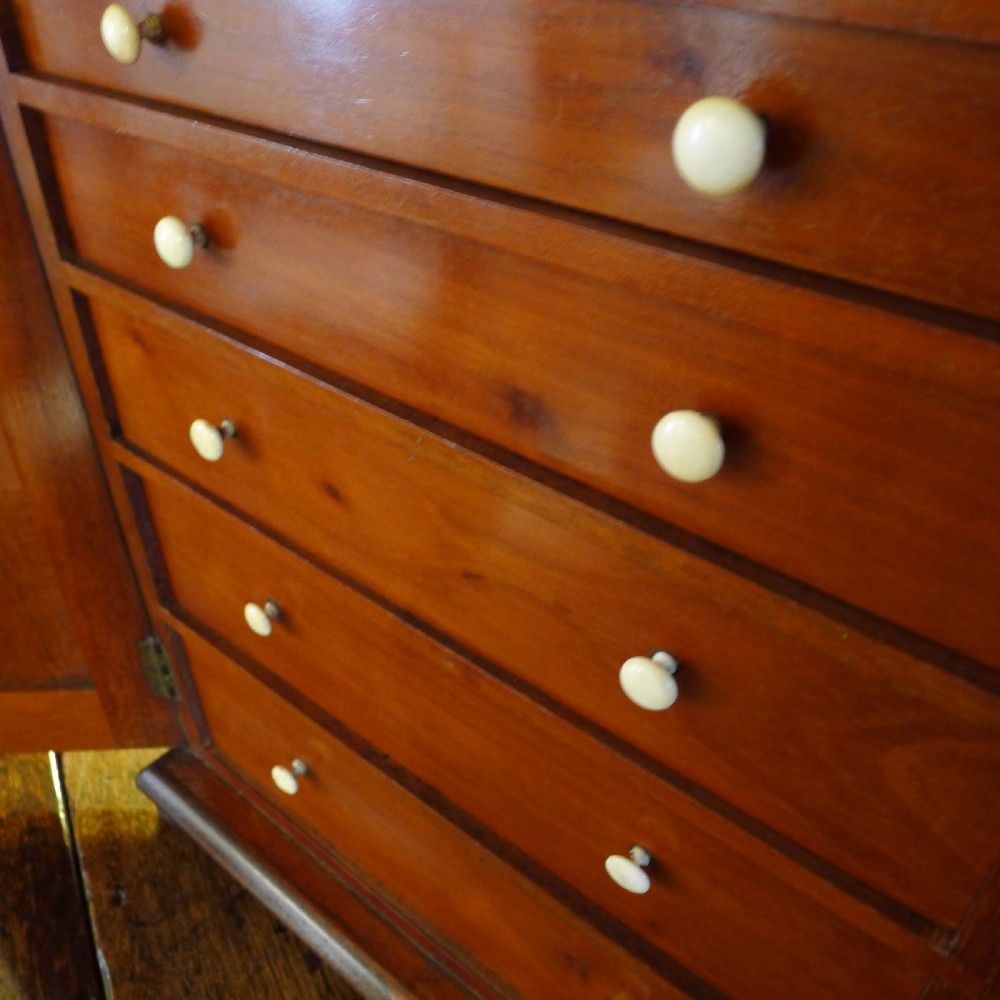 A SUPERB 7 DRAWER VICTORIAN COLLECTORS CABINET SUITED TO JEWELLERY, WATCH AND FAMILY ARCHIVE COLLECTION. CIRCA 1890. View VIII