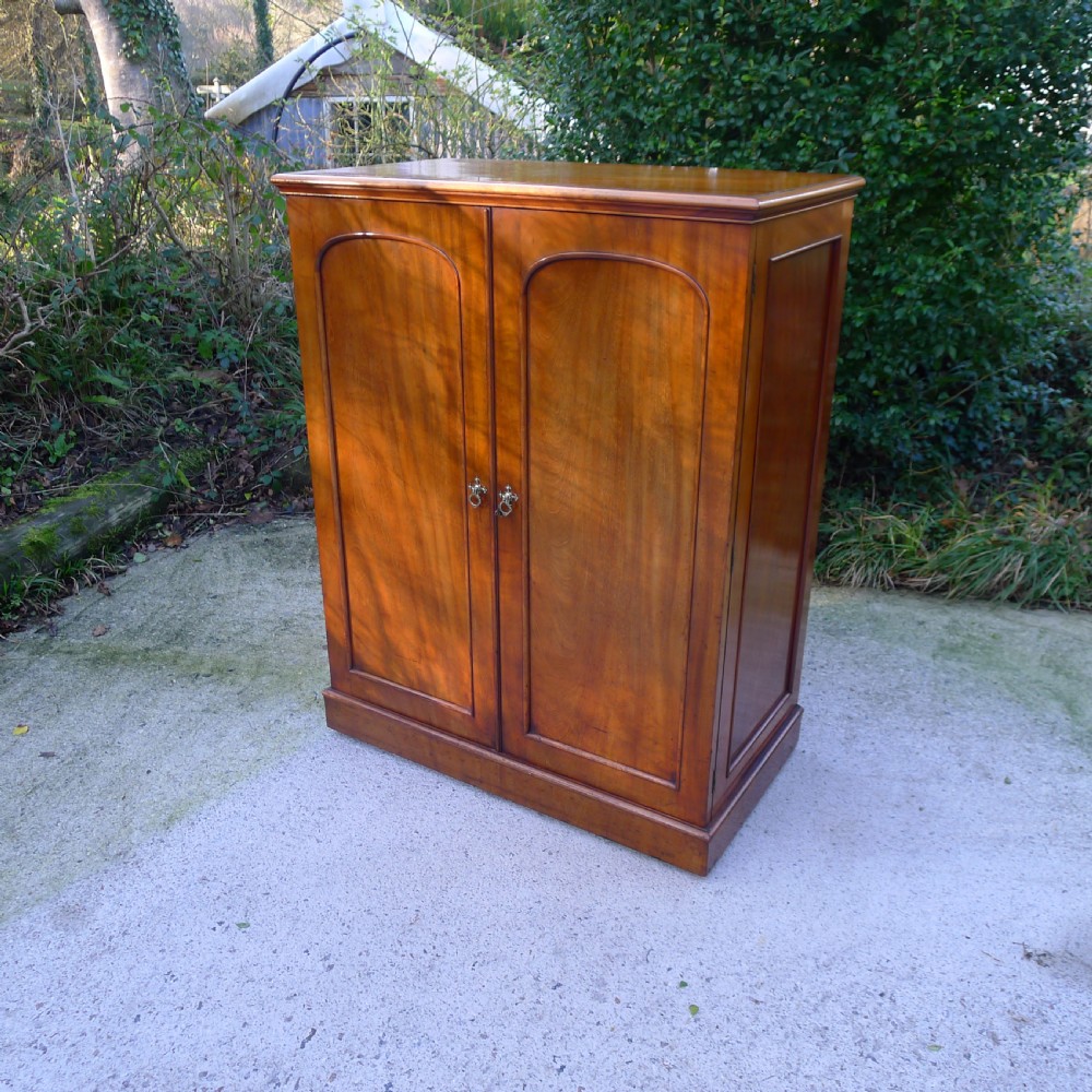 A VERY FINE BRADY 40 DRAWER SOLID MAHOGANY COLLECTORS CABINET CIRCA 1890 View IV