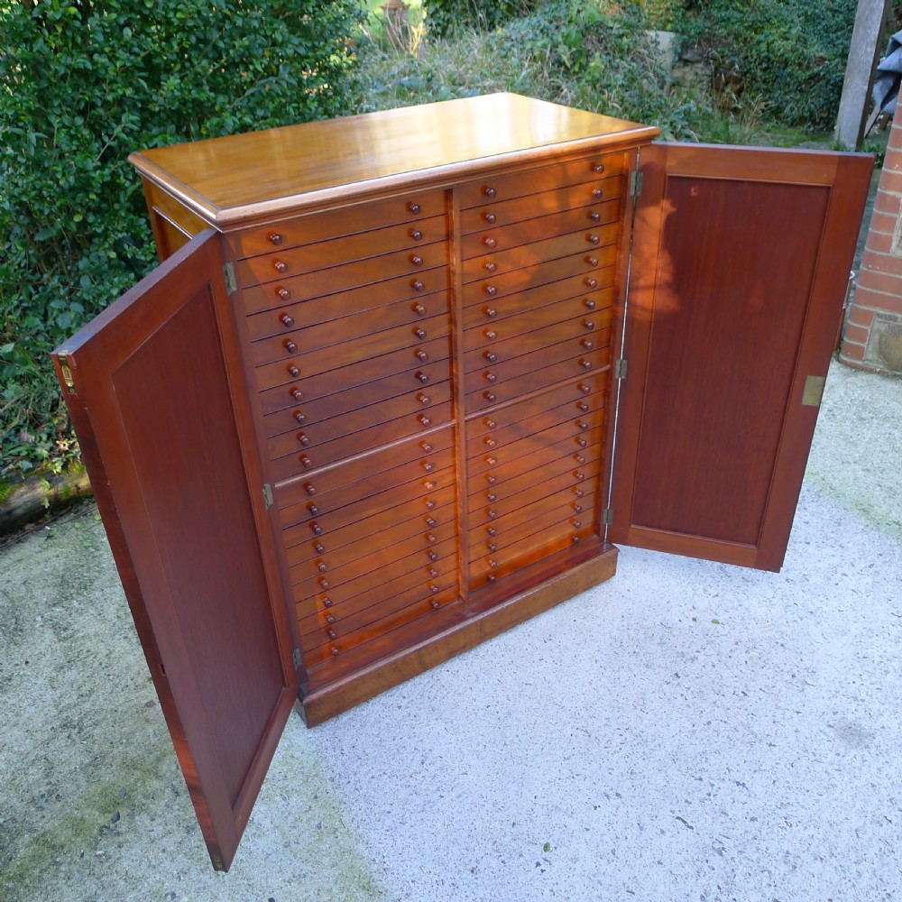 A VERY FINE BRADY 40 DRAWER SOLID MAHOGANY COLLECTORS CABINET CIRCA 1890 View XII