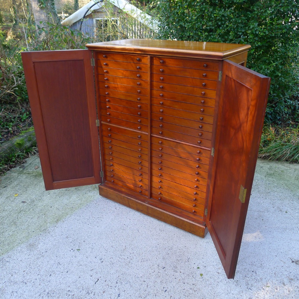 A VERY FINE BRADY 40 DRAWER SOLID MAHOGANY COLLECTORS CABINET CIRCA 1890 View XVI