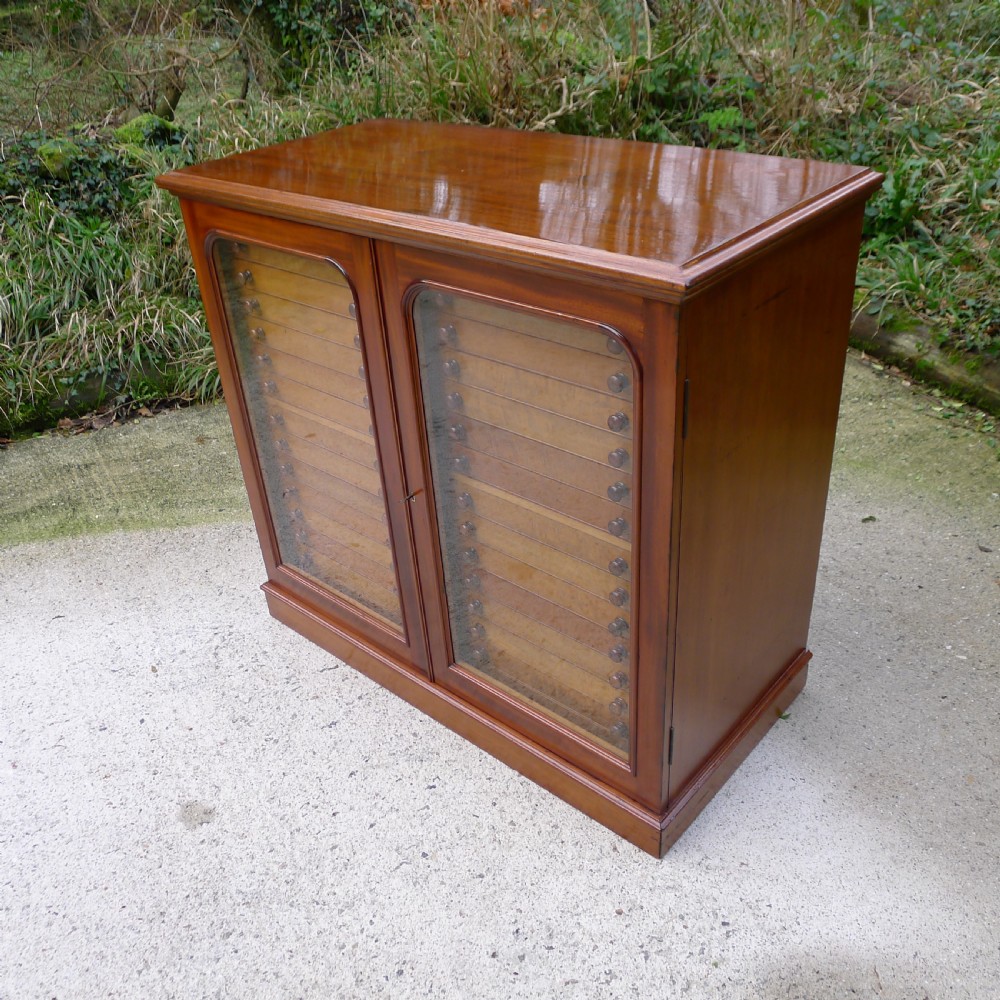 A 30 DRAWER SOLID MAHOGANY DE-LUXE COLLECTORS CABINET BY J.T.CROCKETT. CIRCA  1890. View X