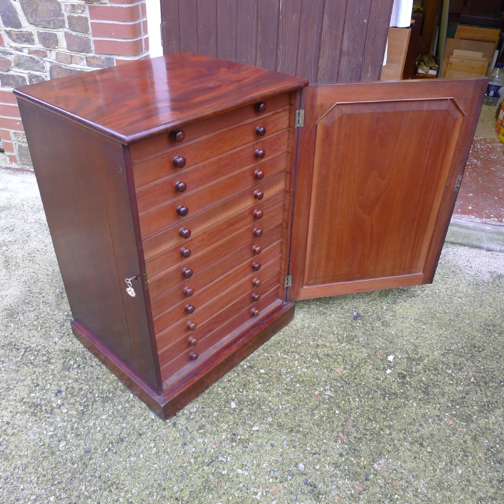 A FINE SOLID MAHOGANY 12 DRAWER COLLECTORS CABINET CIRCA 1830.  View IV