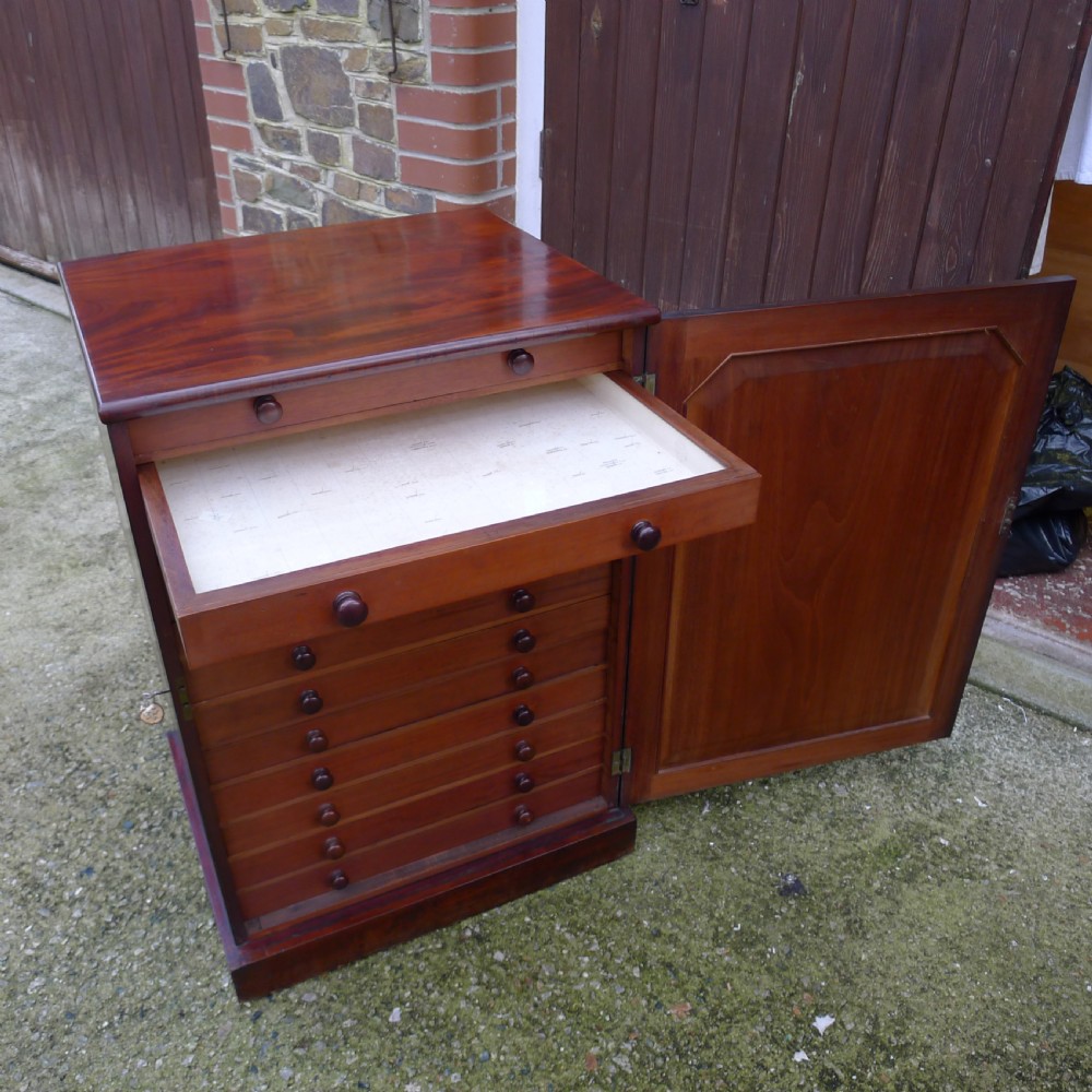 A FINE SOLID MAHOGANY 12 DRAWER COLLECTORS CABINET CIRCA 1830.  View X