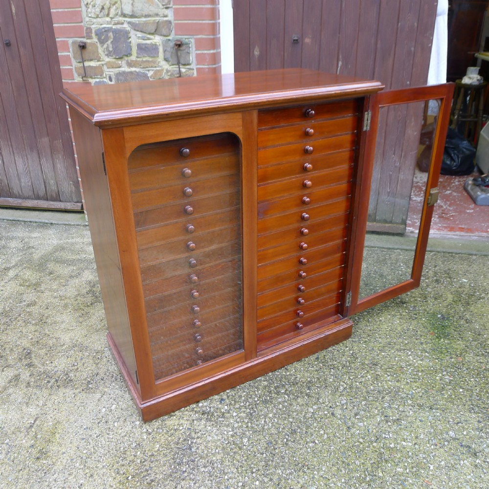 A GOOD 30 DRAWER WATKINS & DONCASTER COLLECTORS SPECIMEN CABINET IN SATIN WALNUT AND MAHOGANY. CIRCA 1900 View XV