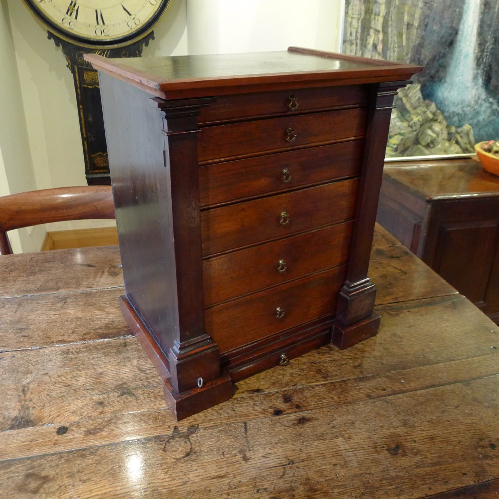 A VERY ATTRACTIVE AND UNUSUAL MAHOGANY COLLECTORS CABINET. CIRCA 1840.