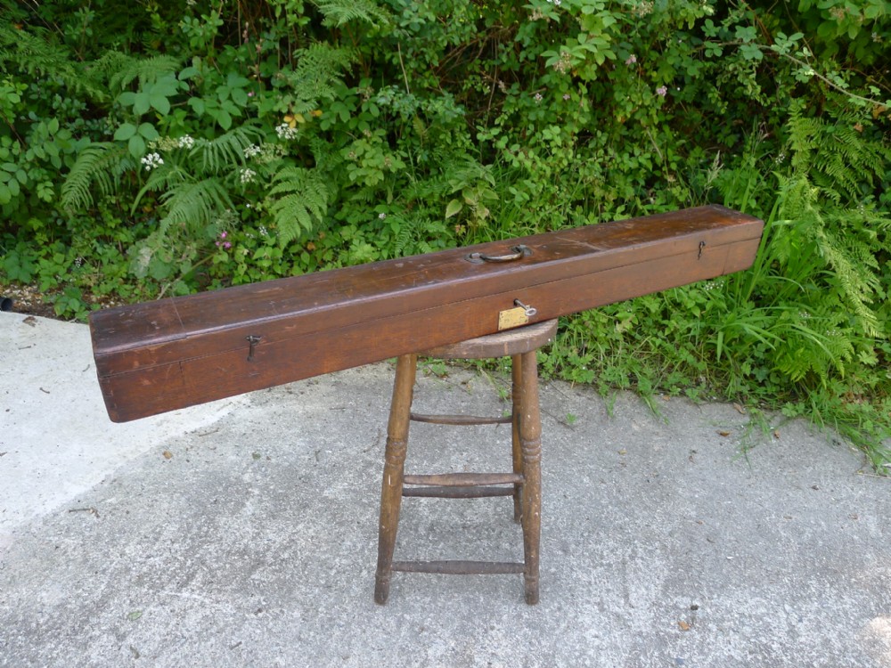 A 19th CENTURY ANGLERS ROD BOX. PROPERTY OF G.E.THOMAS ESQ. ST JAME'S, LONDON. CIRCA 1850.
