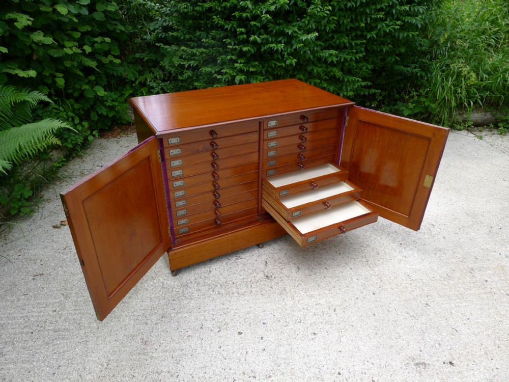 A VERY FINE 20 DRAWER MAHOGANY AND SATIN WALNUT COLLECTORS CABINET. INSECT OR MEDAL ETC. CIRCA 1890