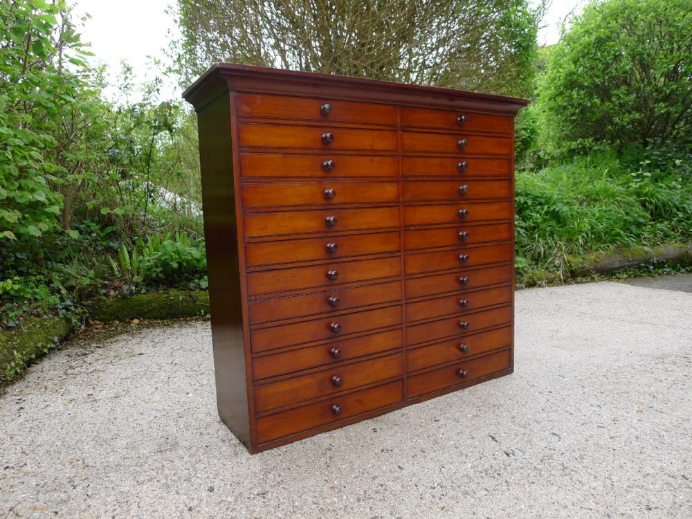 EX CAMBRIDGE UNIVERSITY GEOLOGY 24 DRAWER GEOLOGY COLLECTORS CABINET. CIRCA 1870.